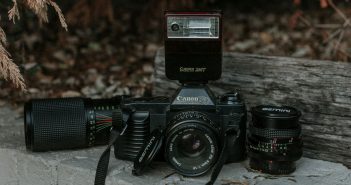 Jaką lampę błyskową kupić do aparatu? Wszystko, co musisz wiedzieć przed zakupem.