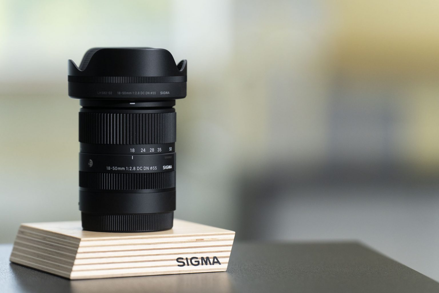 5 obiektywów do Sony E, które warto kupić - Lepsza fotografia lepszy film