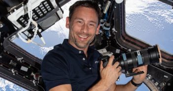 Czym fotografują astronauci? Poznaj ich kosmiczny sprzęt